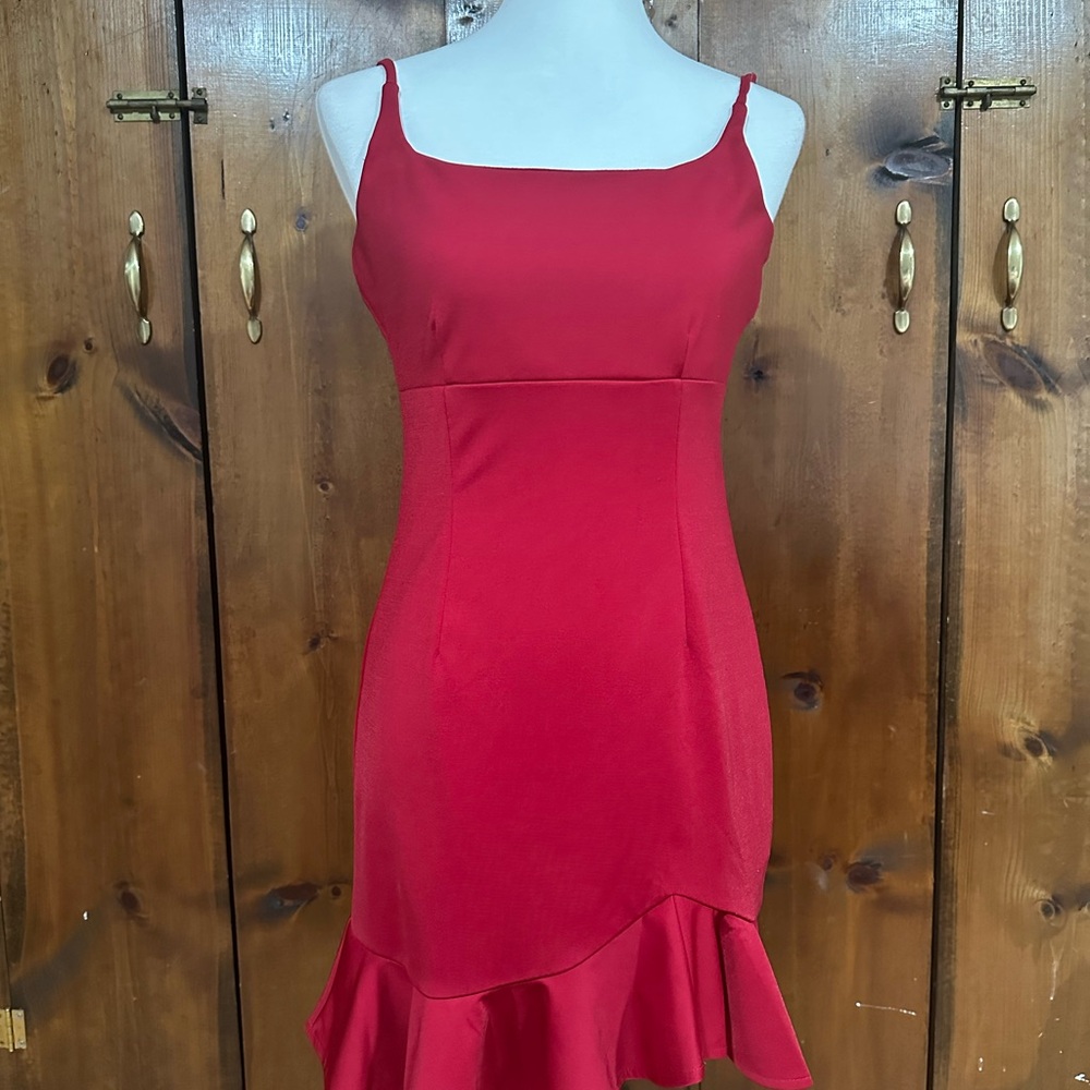 Elegant Red Sleeveless Dress